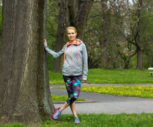 Trening w parku: ćwiczenia przy drzewie [GALERIA]
