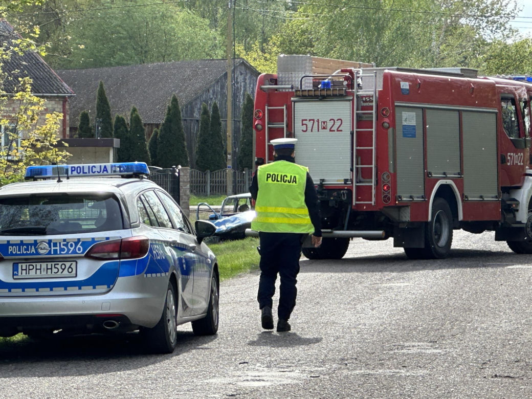 Śmiertelny wypadek pod Płockiem. Jedna osoba nie żyje i wielu rannych. 13-latka walczy o życie