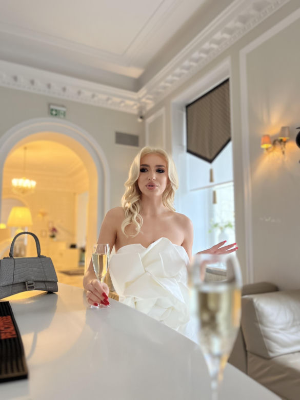Caroline Derpieński w wywiadzie dla VOX FM