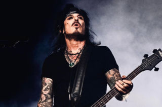 Nikki Sixx (Mötley Crüe) ostro o zespołach, które nie chcą grać swoich hitów na koncertach. Nienawidzę tego 