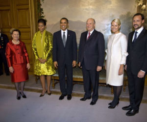 Barack i Michelle Obama z rodziną królewską