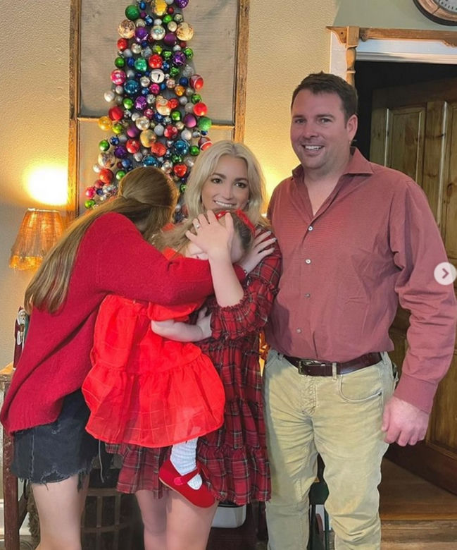 Siostra Britney Spears mocno od niej obrywa. Jamie Lynn Spears pod obstrzałem za książkę