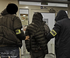 Napadał na Żabki i uciekał z pieniędzmi