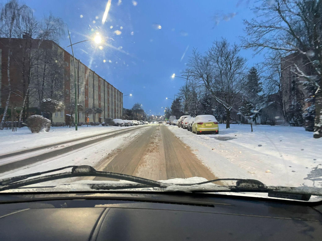 Śnieg na ulicach Nowego Sącz