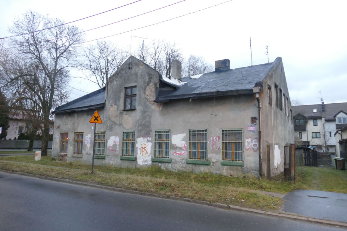 Pocięła Adama jego maczetą, bo miał bałagan