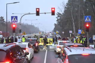 Mają dość korków, chcą buspas. W godzinach szczytu protestowali na pasach