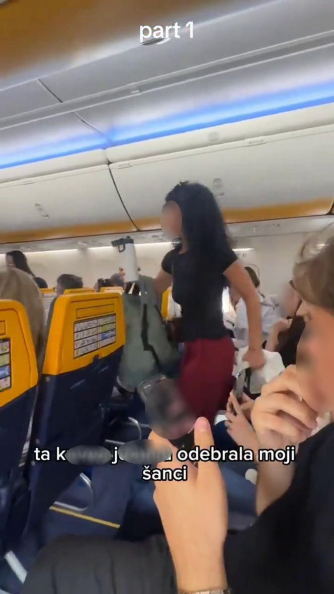 Awantura na pokładzie samolotu! Film z Polkami wywołał burzę. Panna młoda i jej koleżanki wyprowadzone z pokładu