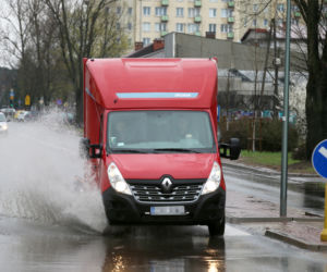 Mieszkańcy toną, gdy tylko spadnie deszcz. Fuszerka w Marysinie Wawerskim