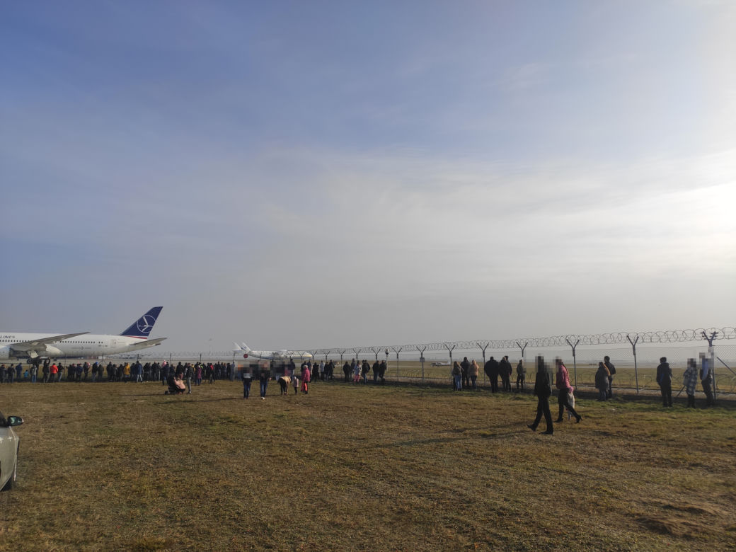 Tłumy na lotnisku w Jasionce.  Obserwowali An-225 Mrija [ZDJĘCIA]