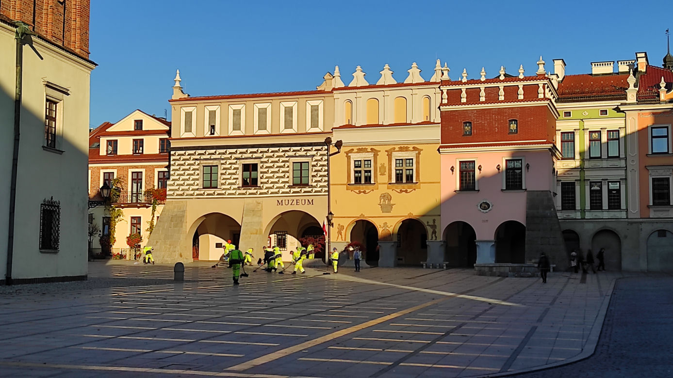 Uszorstnianie płyty tarnowskiego rynku