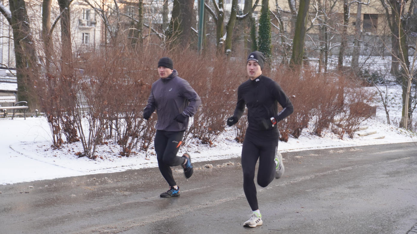 Parkrun w stolicy woj. lubelskiego. Pierwsza sobota 2025 roku na sportowo w Ogrodzie Saskim w Lublinie. Zdjęcia