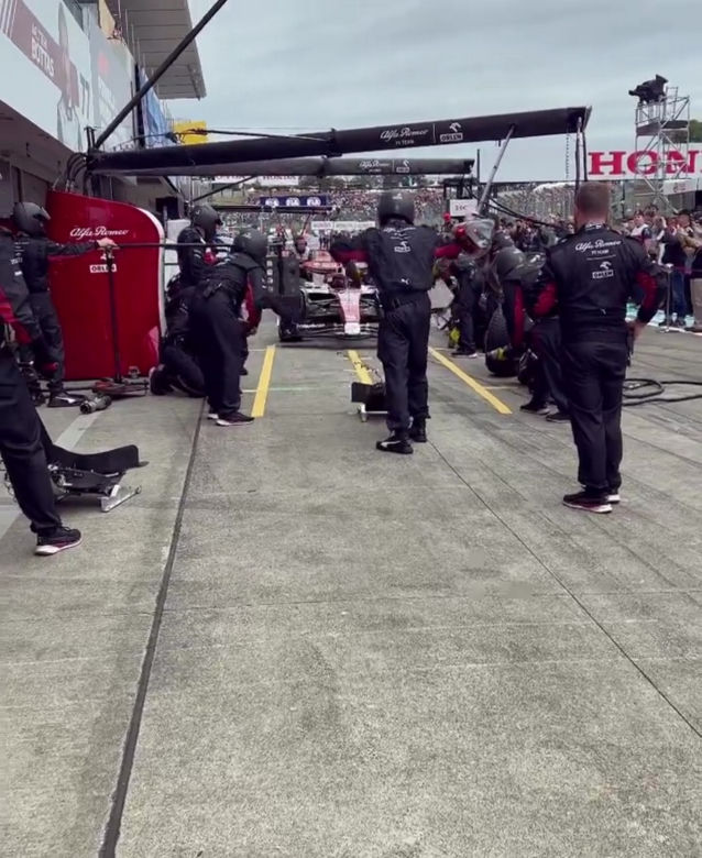 Bartosz Kurek z żoną na wyścigu F1 w Japonii