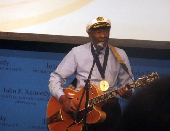 Gitara Chucka Berry'ego w głębokim kosmosie. Jak rock'n'roll pokonał opór naukowców i trafił na Złotą Płytę