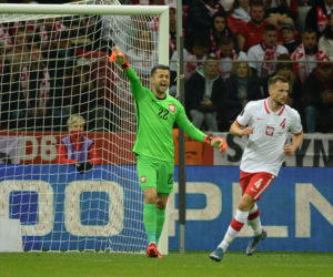 Łukasz Fabiański pożegnał się z reprezentacją Polski! Gorzko płakał, wzruszający gest