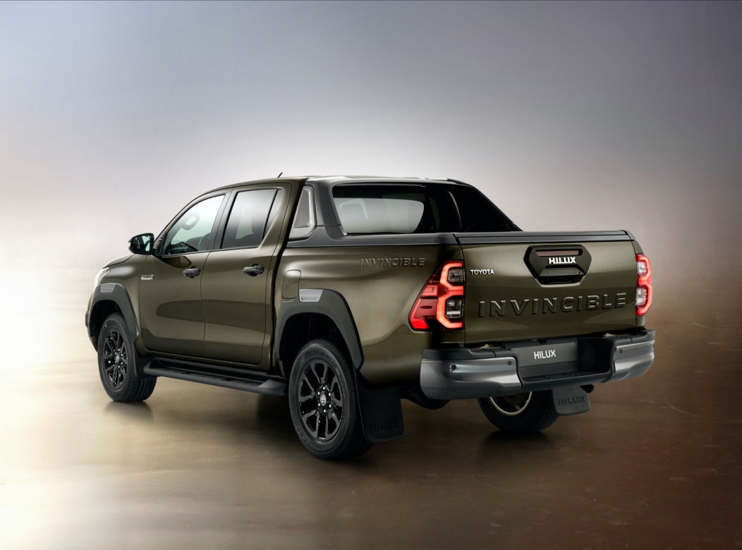 Nowa Toyota Hilux 2.8 Diesel 204 KM