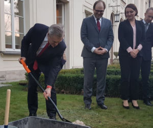 Gliński zapewnił wieczność Super Expressowi