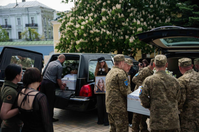 Pogrzeb Liubavy i Viry Yakovlevy. Siostry zginęły tragicznie w wyniku rosyjskiego ataku rakietowego na budynek mieszkalny