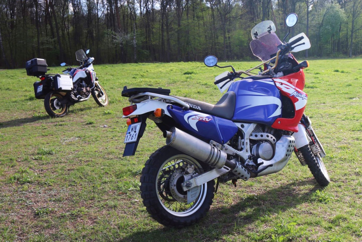 Honda Africa Twin CRF 1000 L DCT i Honda Africa Twin RD07 750