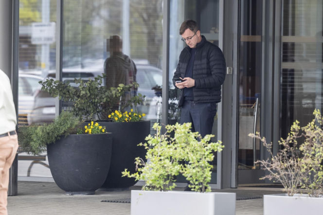 Ekstraklasa. Właściciel Widzewa Łódź przyłapany na lotnisku. Tajna misja ratunkowa