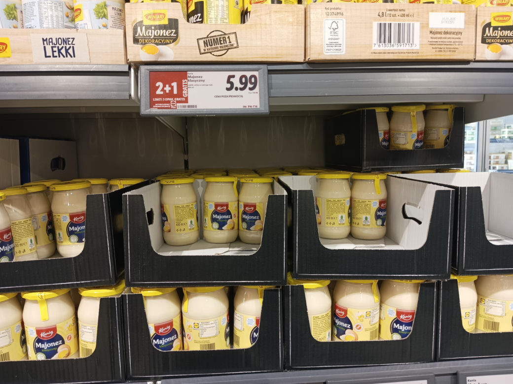 Porównaliśmy ceny w polskim i niemieckim markecie. Gdzie zarobimy tańsze zakupy na Wielkanoc? 