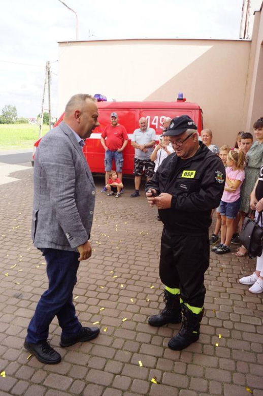 Przekazanie wozu do OSP w Szynychu