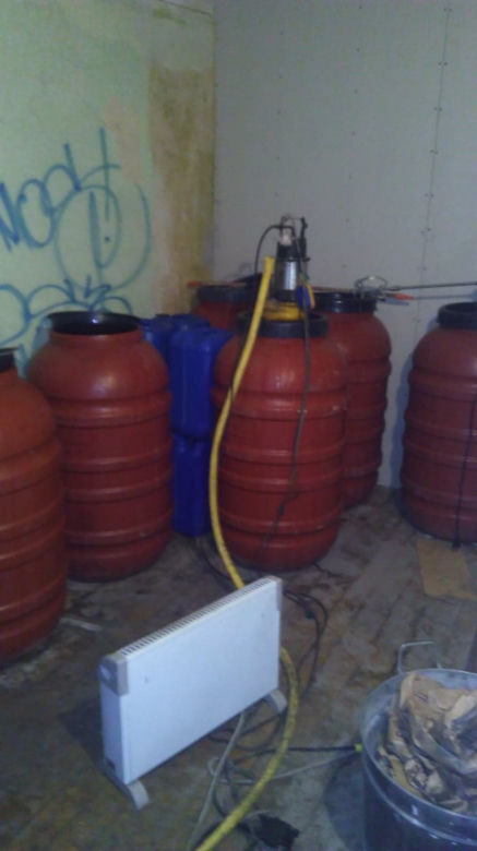  Policja zlikwidowała nielegalną fabrykę alkoholu