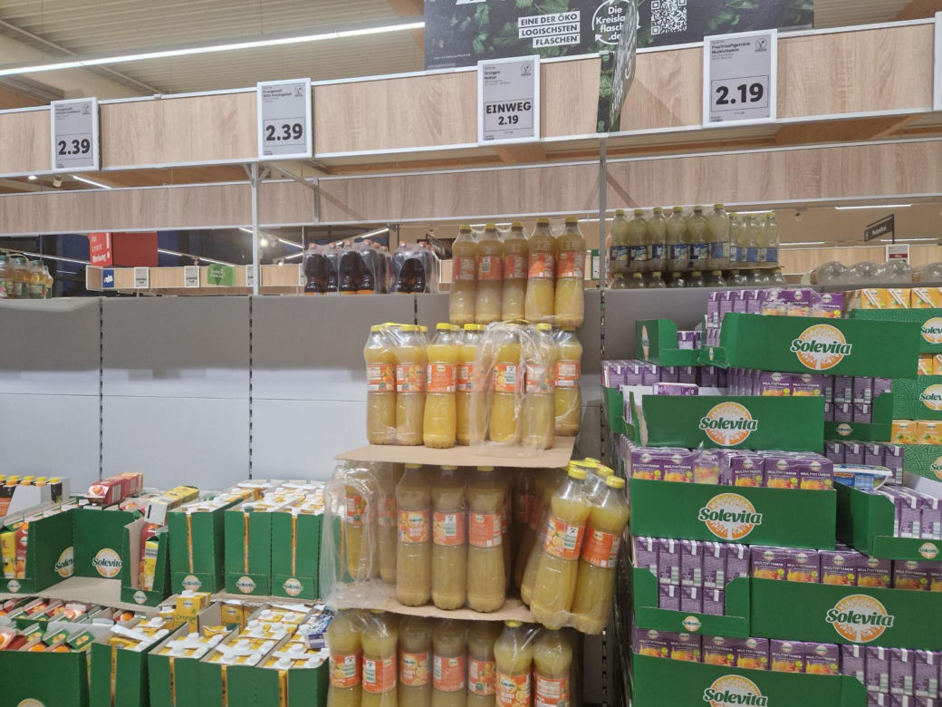 Porównaliśmy ceny w polskim i niemieckim markecie. Gdzie zarobimy tańsze zakupy na Wielkanoc? 