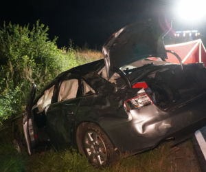 Tragiczny wypadek pod Ostrzeszowem! Nie żyje 16-letnia pasażerka [ZDJĘCIA]