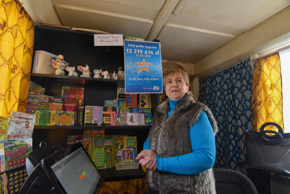 Pani Basia odchodzi na emeryturę. Kto teraz będzie przynosił szczęście w tej kolekturze?