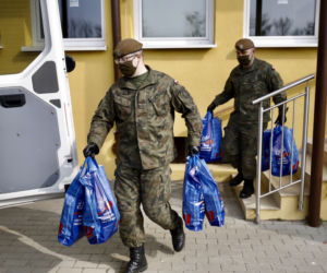 WOT rozwiezie paczki jeszcze przed Wielkanocą