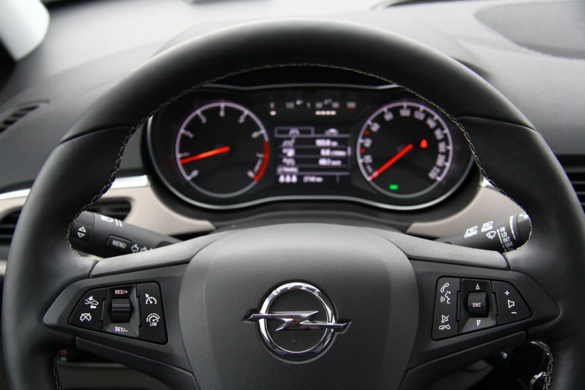 Opel Corsa 3D 1.0 Turbo Cosmo