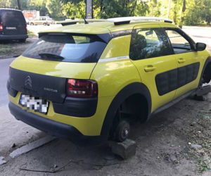 Rozkradziony Citroen C4 Cactus