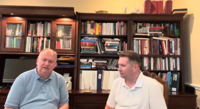 W takich warunkach mieszka Czarnek. Tak dom wygląda w środku