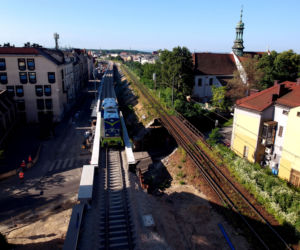 Kraków: Pierwsza lokomotywa przejechała po nowych estakadach kolejowych na Grzegórzkach