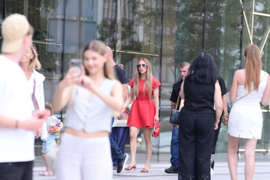 Zakupy Jennifer Lopez w Warszawie. Oto jej siatki