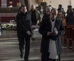 Pogrzeb Julii Bonk. Brązowy medalista pożegnał córkę, towarzyszył mu premier [ZDJĘCIA]
