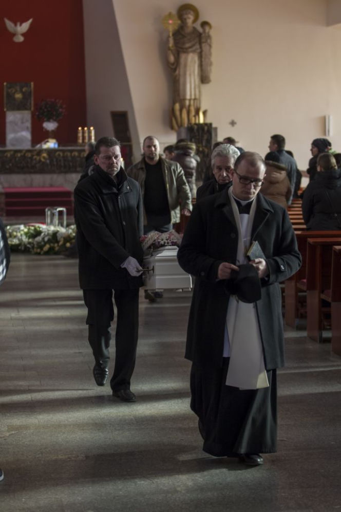 Pogrzeb Julii Bonk. Brązowy medalista pożegnał córkę, towarzyszył mu premier [ZDJĘCIA]