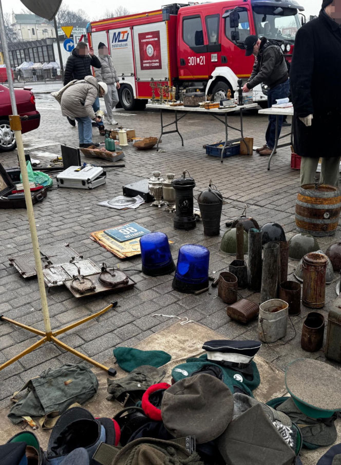 Lubelska Giełda Staroci wróciła po przerwie. Deszcz odstraszył tłumy, ale okazji nie brakowało