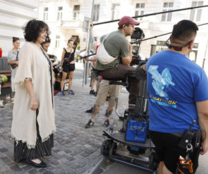 Katarzyna Grochola buszuje po planie nowego filmu