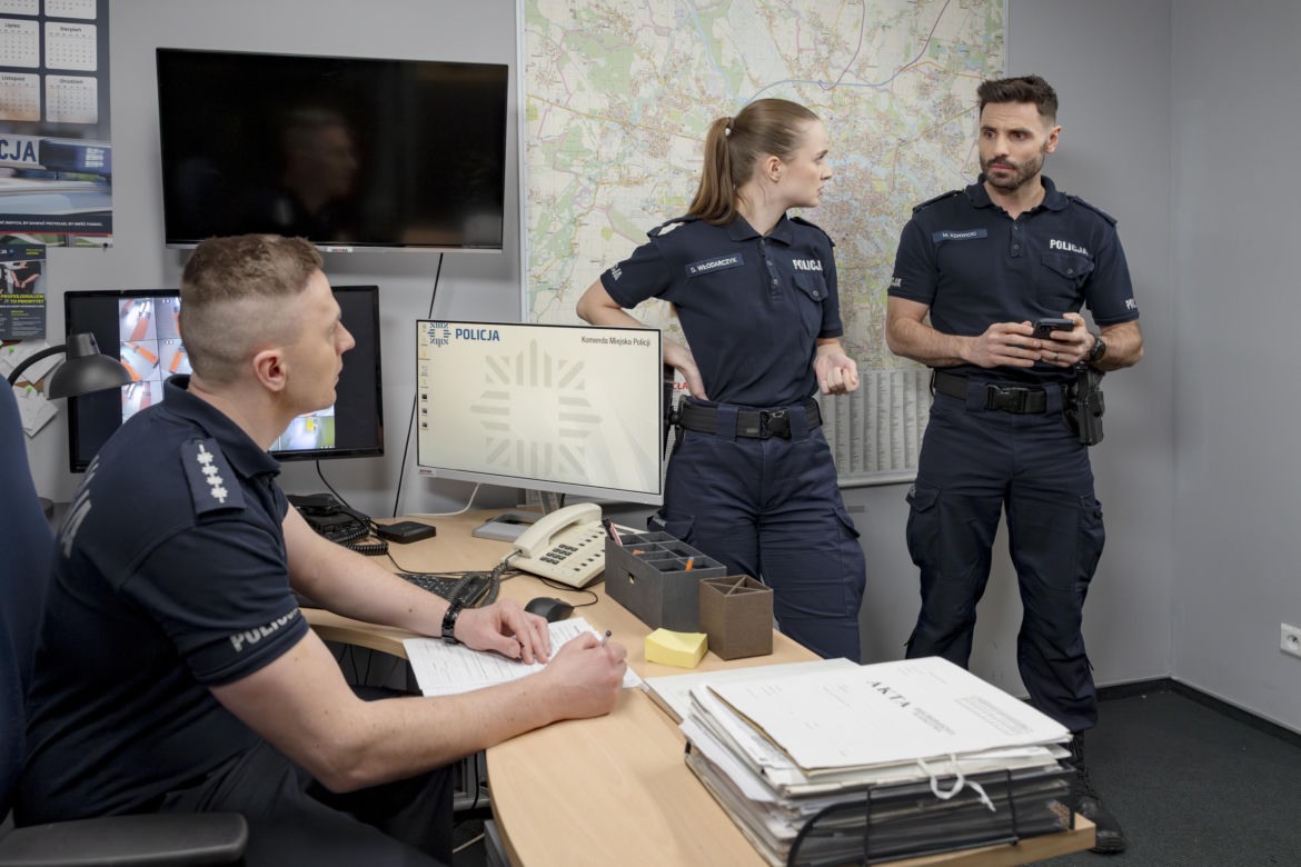 "Policjantki i Policjanci", odcinek 1382: Emilka i Jacek, za namową Gai, podejmą próbę odbudowy swojej relacji
