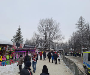 Tłumy kibiców pod Wielką Krokwią w Zakopanem