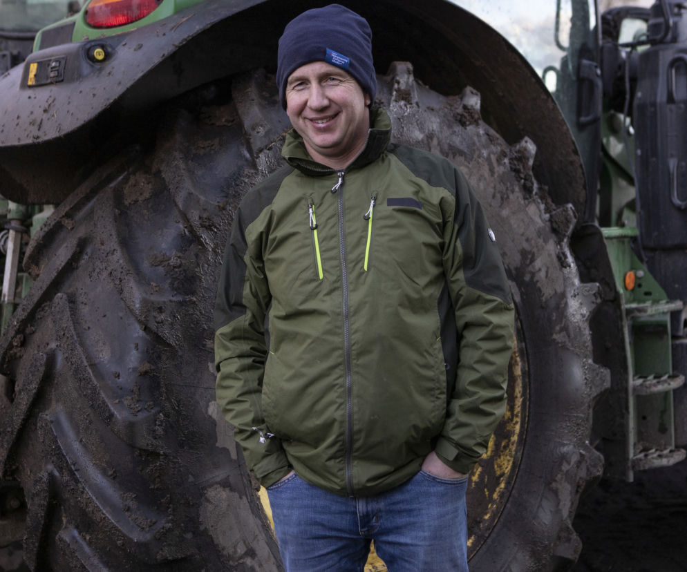 Rolnicy. Podlasie. Tomek pokaże, jak pracuje nowy kombajn [WIDEO]
