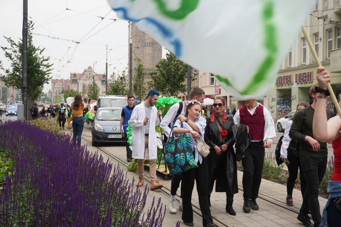 Studenci przejęli Poznań. Zobaczcie jak wyglądał Pochód Juwenaliowy 2024!