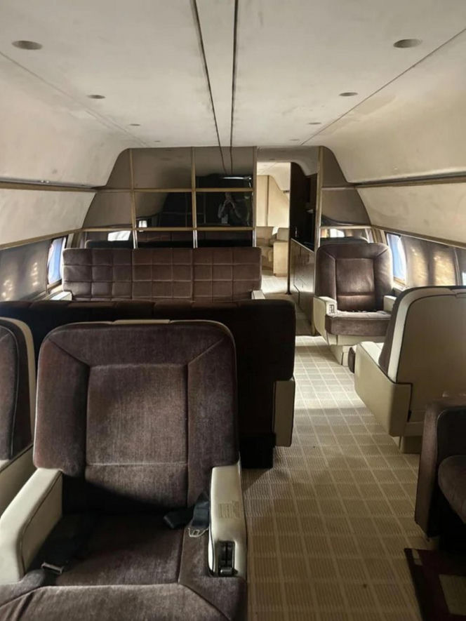 Pokazali wnętrze samolotu Epsteina! Tajemnice Lolita Express