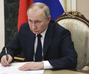 Putin to zbrodniarz wojenny