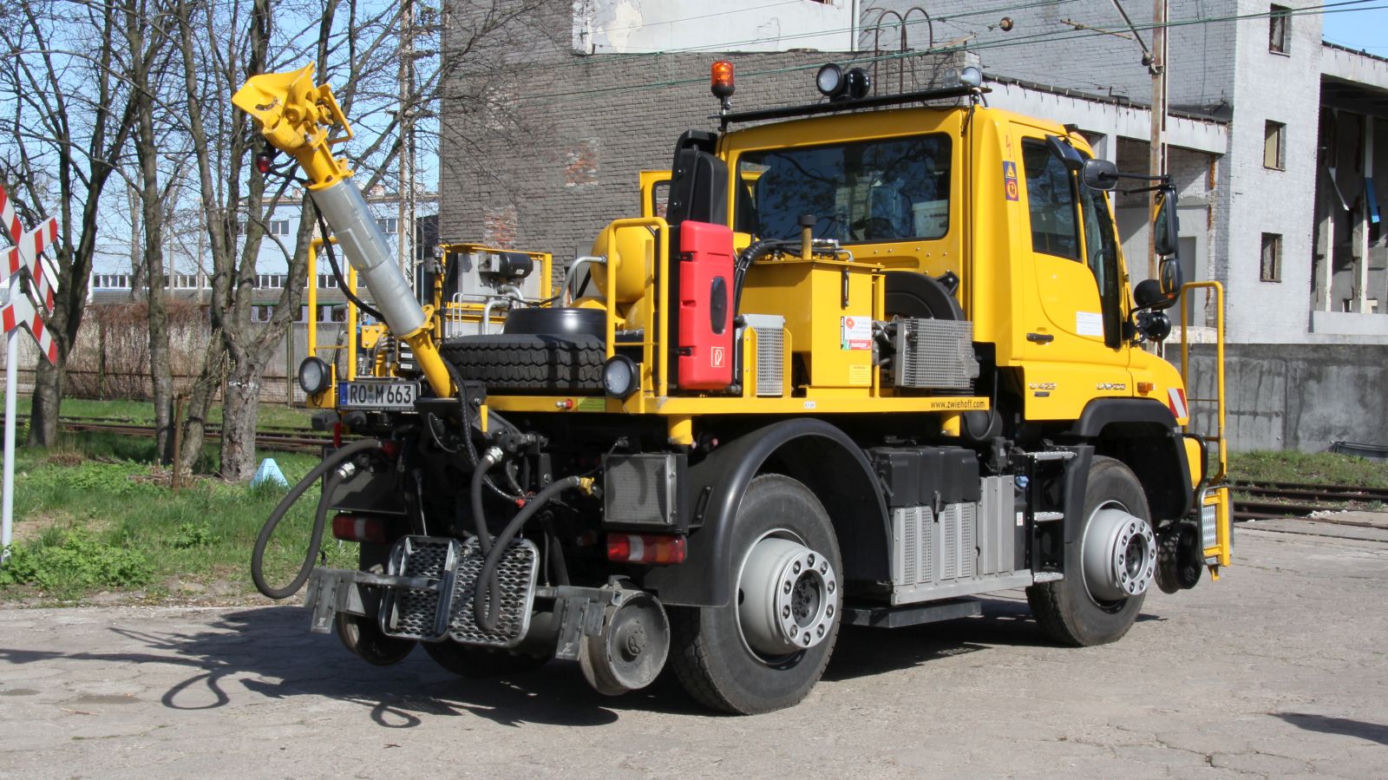 Specjalistyczny Mercedes Unimog