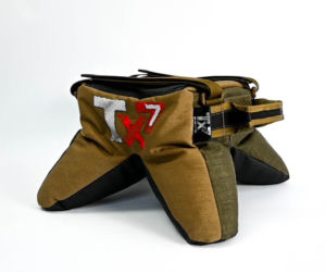 Haitański Krawiec szyje świetne worki strzeleckie