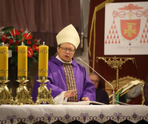 Kard. Grzegorz Ryś do młodzieży w Białym Dunajcu: Kto ma przyjaciela w Chrystusie, jest przez Niego ratowany ze śmierci i przeprowadzany przez śmierć