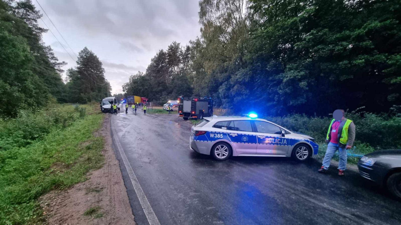 Wypadek busu z dziećmi. Pomogli żołnierze
