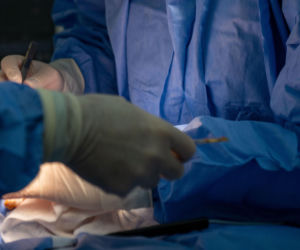 Neurochirurdzy z Katowic dokonali przełomowej operacji mózgu u nastolatki